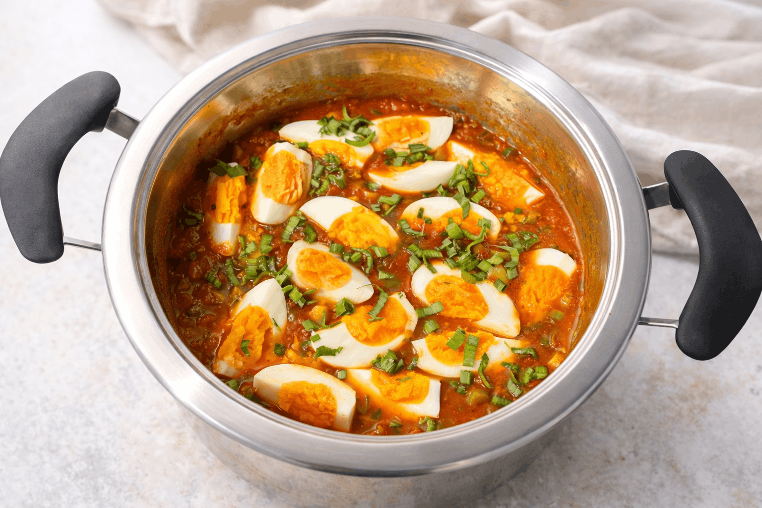 Indische-Tomatensosse-mit-Eiern