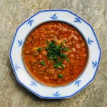 Burgenländische Krautsuppe mit Speck - wärmend und sättigend Burgenländische Krautsuppe mit Speck – wärmend & sättigend