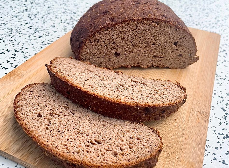 Keto-Brot – saftig, schnittfest & nicht bröselig