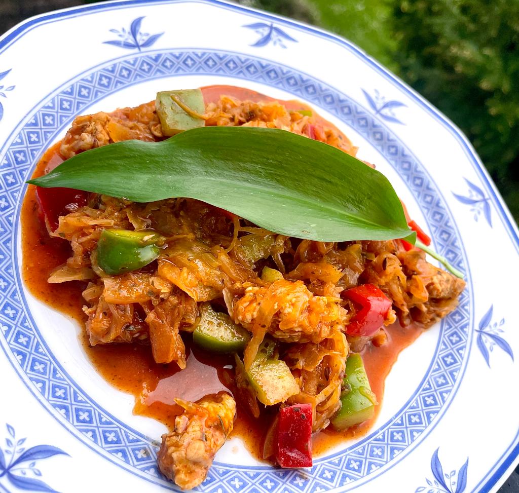 Szegediner Gulasch von der Pute – Low Carb & ohne extra Salz